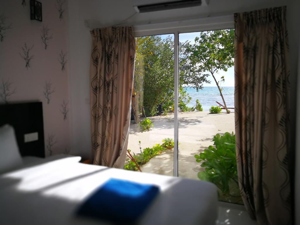 Crown Beach Hotel-Private Bikini Beach Dhiffushi Exterior foto