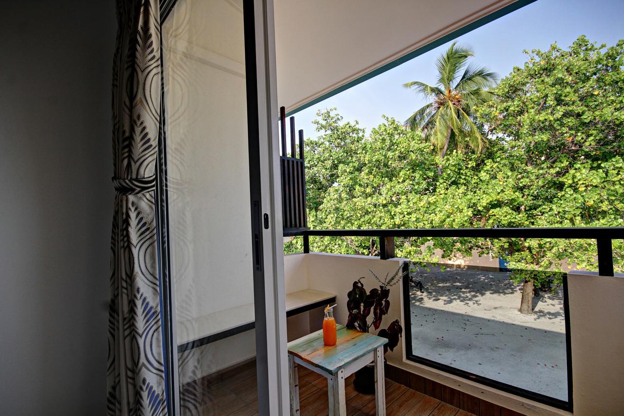 Crown Beach Hotel-Private Bikini Beach Dhiffushi Exterior foto